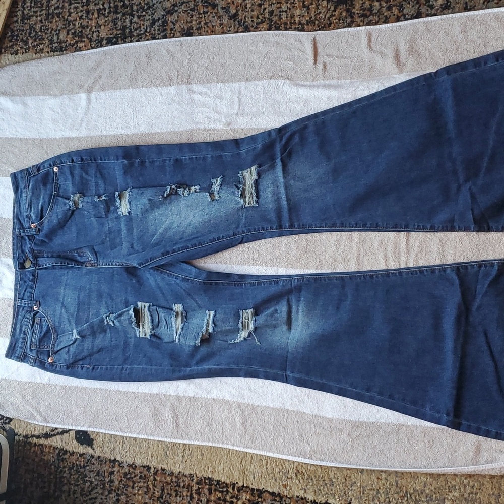 NO BRAND SIZE 12 DISTRESSED DARK WASH JEANS